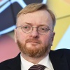 Неожиданно: Милонов вступился за иностранную музыку на выпускных в школах...