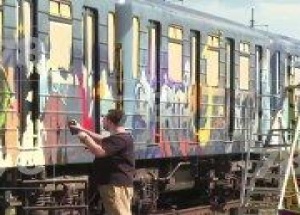 На синей линии метро появится необычный поезд с граффити. Вагоны оформят...