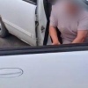 Агрессивная компания перекрыла дорогу на улице Высоцкого и устроила драку На...