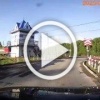 Жители Тайги жалуются на ямы на въезде в город, в которые...