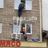 Уфимка пыталась сбежать из квартиры по карнизу третьего этажа и застряла