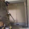 12 кило марихуаны изъяли полицейские из квартиры на Таллинской улице. Бодрое задержание – на видео.