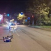 🗣Во Владивостоке на Сахалинской 15-летний подросток с подружкой на мопеде влетели в автомобиль