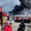 сВ Иркутске огнеборцы МЧС России ликвидируют крупный пожар