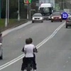 Бесстрашные подростки на питбайке были замечены на пр. Строителей в...