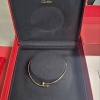 В аэропорту Внуково задержали пассажира с колье Cartier за 1,4 миллиона  рублей, которое он вез в подарок жене.