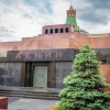 Мавзолей Ленина и некрополь у Кремлёвской стены 4 ноября, в День народного...