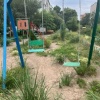 На опасные детские качели жалуются жители ул. Ломоносова, 18.