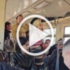Сегодня в электричках Иркутска выступают артисты ансамбля «Красная горка».