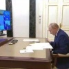 Выдыхаем: глава Минцифры пообещал Путину, что «рядовых граждан» не будут штрафовать за поиск экстремистского контента