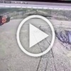 Тяжелые кадры из Приамурья Водитель «бетономешалки» не...