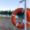 Смерч пронесся по поселку в Красноярском крае. Он сорвал крыши с домов и повалил деревья. 
