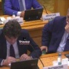 Сенатор от Свердловской области призвал «бить тяжелой палкой» за «фейки»,...