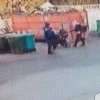 Коляску с младенцем обнаружили у мусорных баков жители Московского района. Судя по камерам, мать ребёнка оставила его намеренно: немного покатала коляску по мусорной площадке, а затем, оглядываясь, ушла.