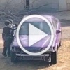 В Абакане школьники разбили машину камнями