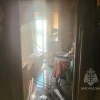 Девушку и ребенка спасли из горящей квартиры на Мичурина