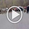 Огромные валуны скатились со скалы прямо на проезжающие машины в Приморье