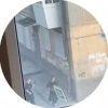 Двое гавриков стащили дорожный знак в Орджоникидзевском...
