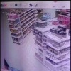 На Самолетной мужчина устроил дебош в магазине и отобрал телефон у продавца...