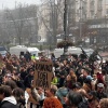 В центре Киева начались митинги Тысячи жителей собрались у здания мэрии...