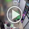 В Орехово-Борисово 17-летняя девушка вместе с тремя сообщниками шантажировала кассиров, продавших ей алкоголь.