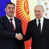 Киргизия нуждается в русском языке, предложения некоторых политиков лишить его статуса официального ошибочны, заявил президент республики Садыр Жапаров