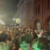 Десятки москвичей проводили последний день лета в центре города 🇷🇺 Источник:...