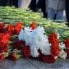 В Ачинске почтят память детей-жертв войны в Донбассе Возложение цветов у...