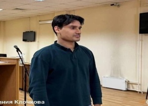 Депутата ЗакСа Ленобласти Ивана Апостолевского отправили под арест на 10 суток.