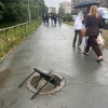 В Новосибирске опасно залипать в телефон, когда идешь по тротуару. 🌇...