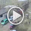 В Сосновоборске пожарные сняли с крыши гаража мужчину.