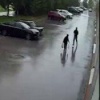 В Новосибирске, возле дома по адресу ул. Татьяны Снежиной, 49, мужчина напал на мальчика и вырвал у него сумку с личными вещами.