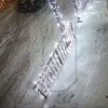 На юго-западе Москвы посетитель ресторана выпал из окна.