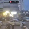 Неадекватная женщина набросилась на маму с грудным ребенком: младенец попал в больницу.