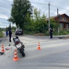 Подросток на мотоцикле врезался в легковушку в Первоуральске
