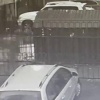 Мужчина ударил 15-летнюю девочку, которая шла в колледж, в Новосибирске....