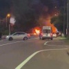 Машина БМВ взорвалась после столкновения с грузовиком на Калужском шоссе.