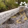Огромный провал в земле у новосибирского ТЦ 