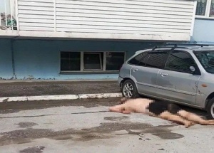 Мужчина погиб при падении с балкона в Новосибирске В доме №3 на улице Виталия...