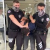 В Турции мужчина страдающий шизофренией нападал с ножом на людей, целясь в шею
