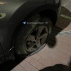 В Солнечном ночью неизвестный проколол колёса на припаркованной машине