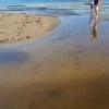 В Приморье на пляже в Волчанце отдыхающие обнаружили слив дерьма в море.