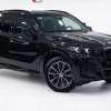 4,4-литровым V8 на 530 сил, а внешне отличий от обычного M60i не так много. Но если приглядеться, то можно заметить толстые канты стёкол и усиленные колёса.