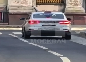 Таксист наехал на ногу москвичке и больше минуты отказывался отъезжать — по...