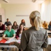 Школьники стали массово поступать в колледжи, а не в ВУЗы