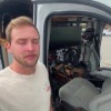 Вау: американский геймер сделал из своего автодома гоночный симулятор на колёсах — теперь он может гонять на тачках, не выходя из тачки.
