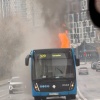 Автобус вспыхнул прямо на дороге на западе Москвы.