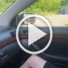 Несовершеннолетние под присмотром мужчины угрожали...