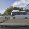 Очень уверенная в себе женщина за рулём хэтчбека Smart с номером О 955 СЕ 196...