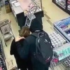 В Новой Москве парень, угрожая ножом, обчистил кассу магазина на 30 тысяч...